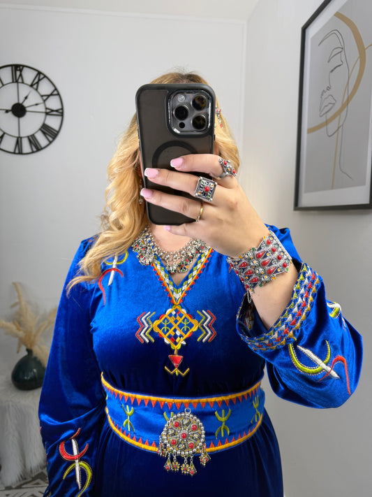 Robe kabyle en velours – Modèle Taous Yelli