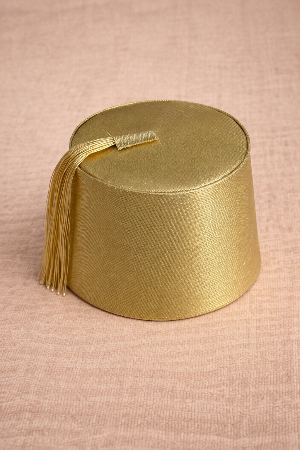 Tarbouche Chechiya Kabyle Doré – Traditionnelle Élégante | Yelli Robes Kabyles