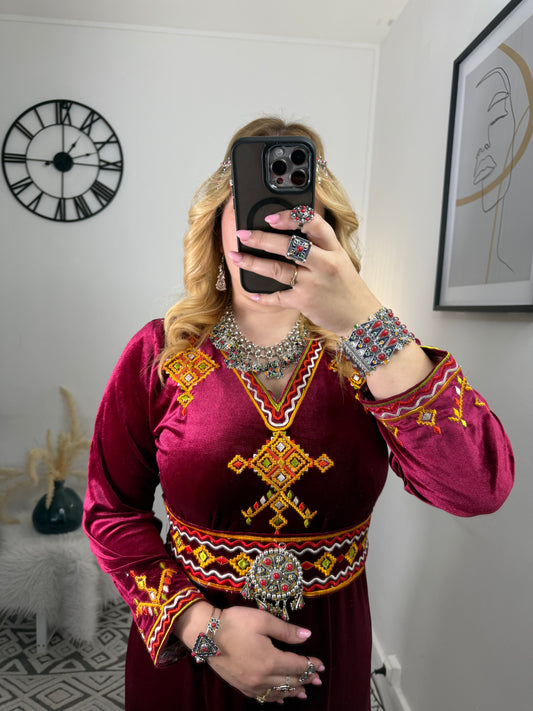 Robe kabyle en velours – Modèle Nadia Yelli