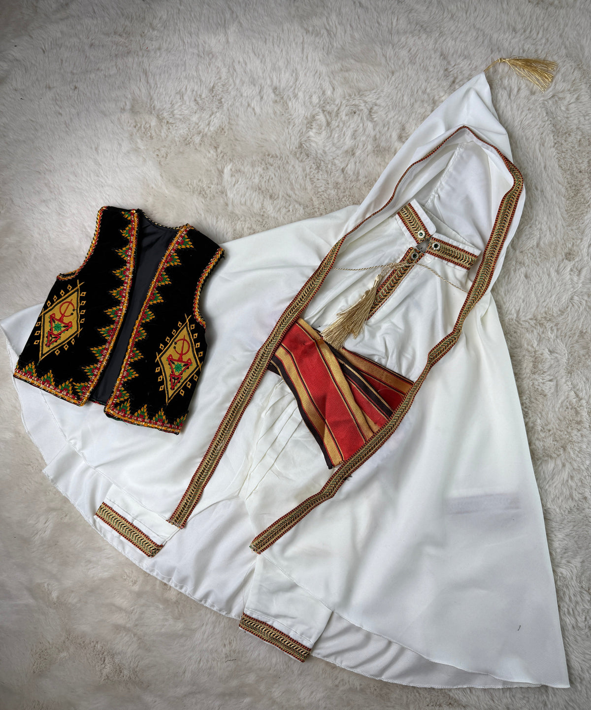 Tenus traditionnelles kabyle garçon Robes Kabyles