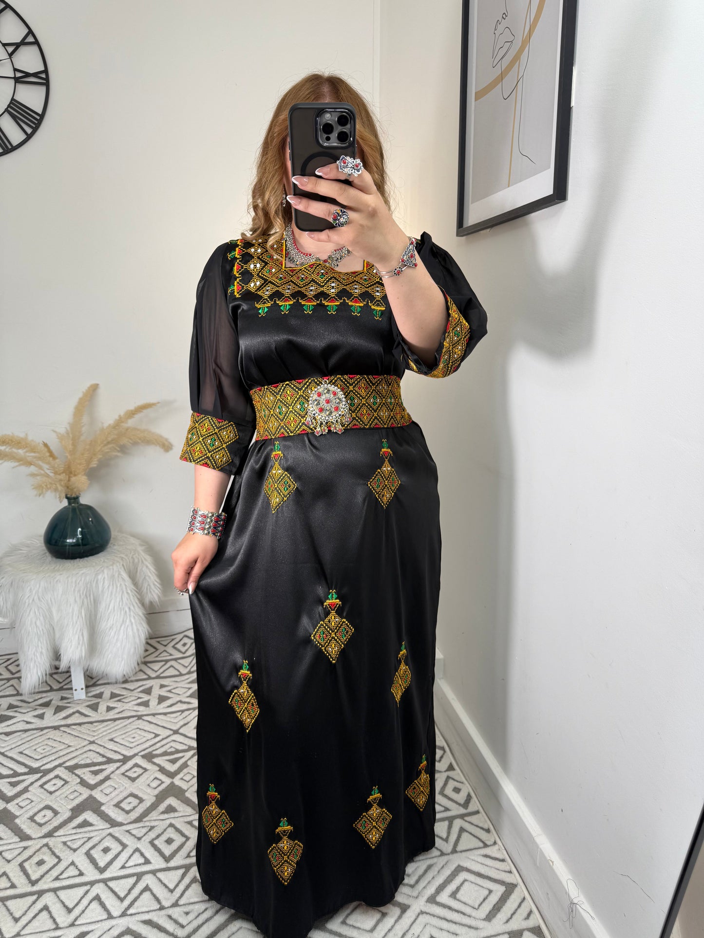Robe Naima Yelli
