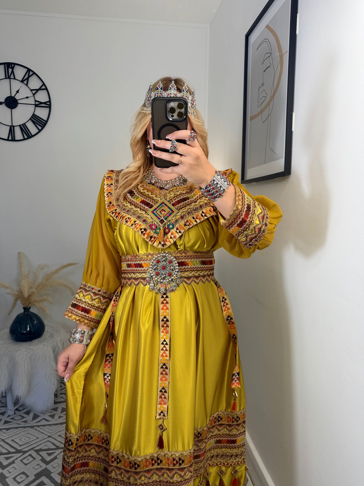 Robe Anila Yelli