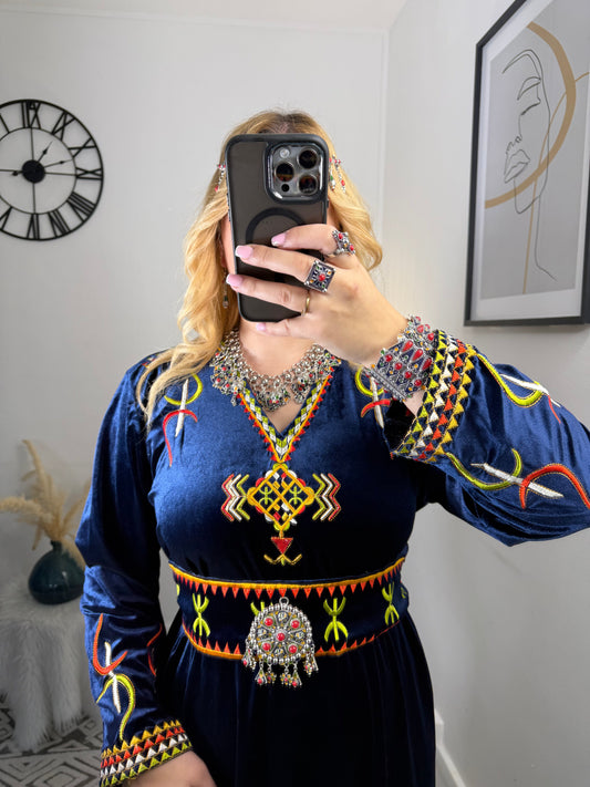 Robe kabyle en velours – Modèle Taous Yelli
