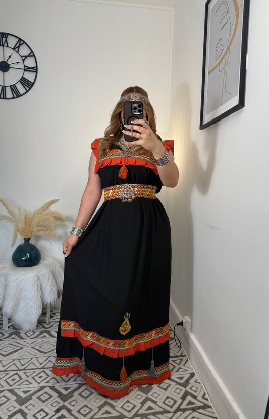 Robe Nayla Yelli