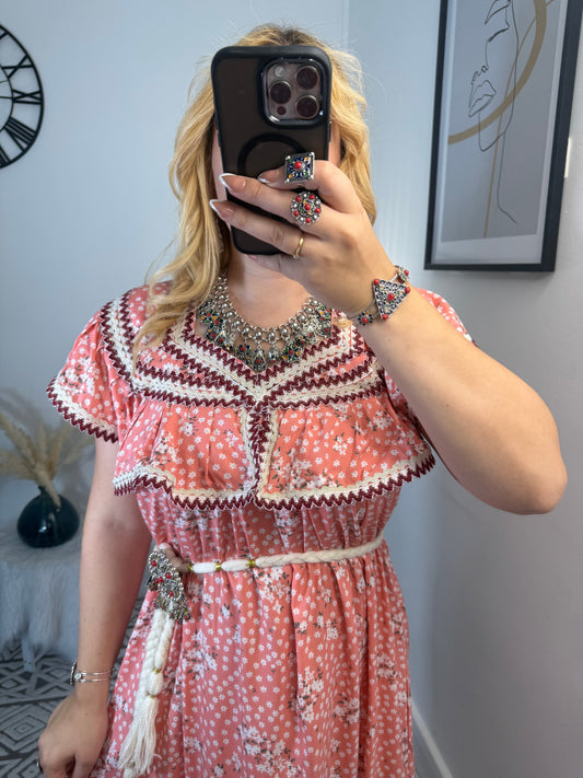 Robe Yara Yelli