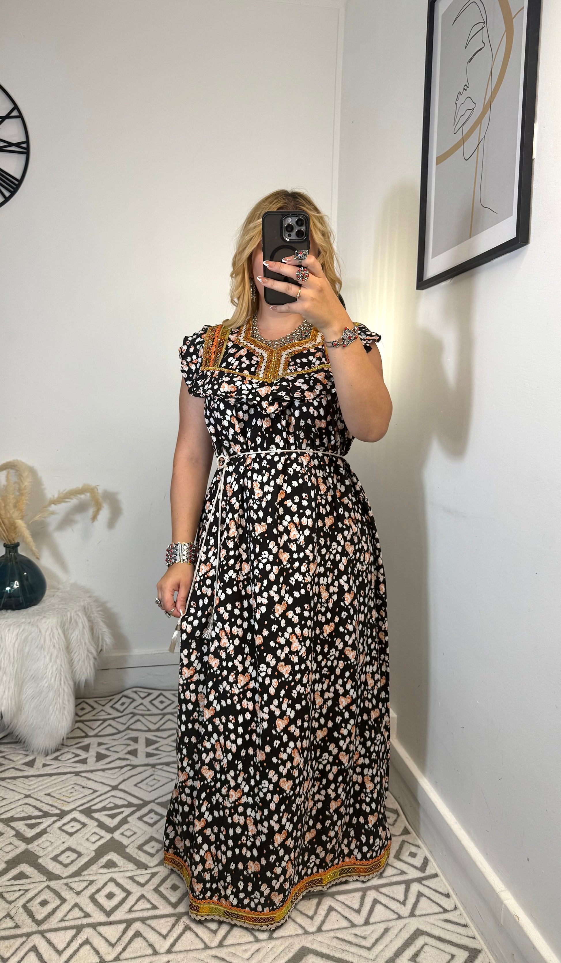 Robe Maya Yelli