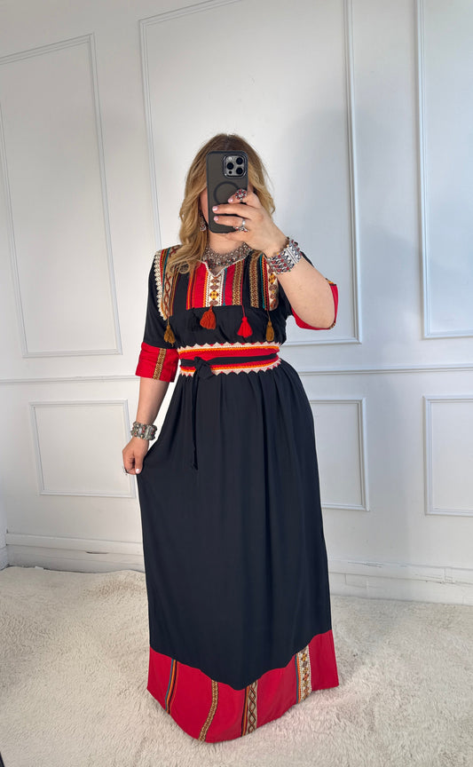 Robe d’hôtesse kabyle — Modèle Thinitrane Yelli