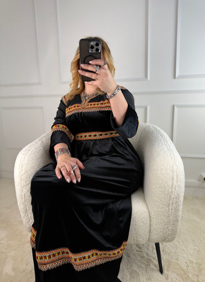 Robe kabyle en velours – Modèle Lahna Yelli