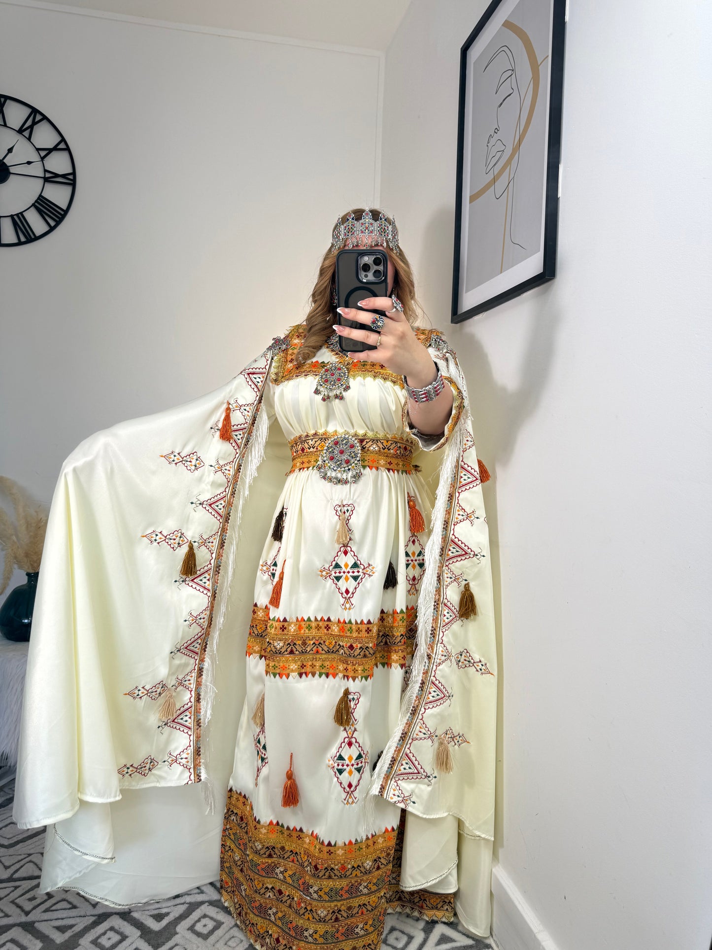 Robe Mouna Yelli