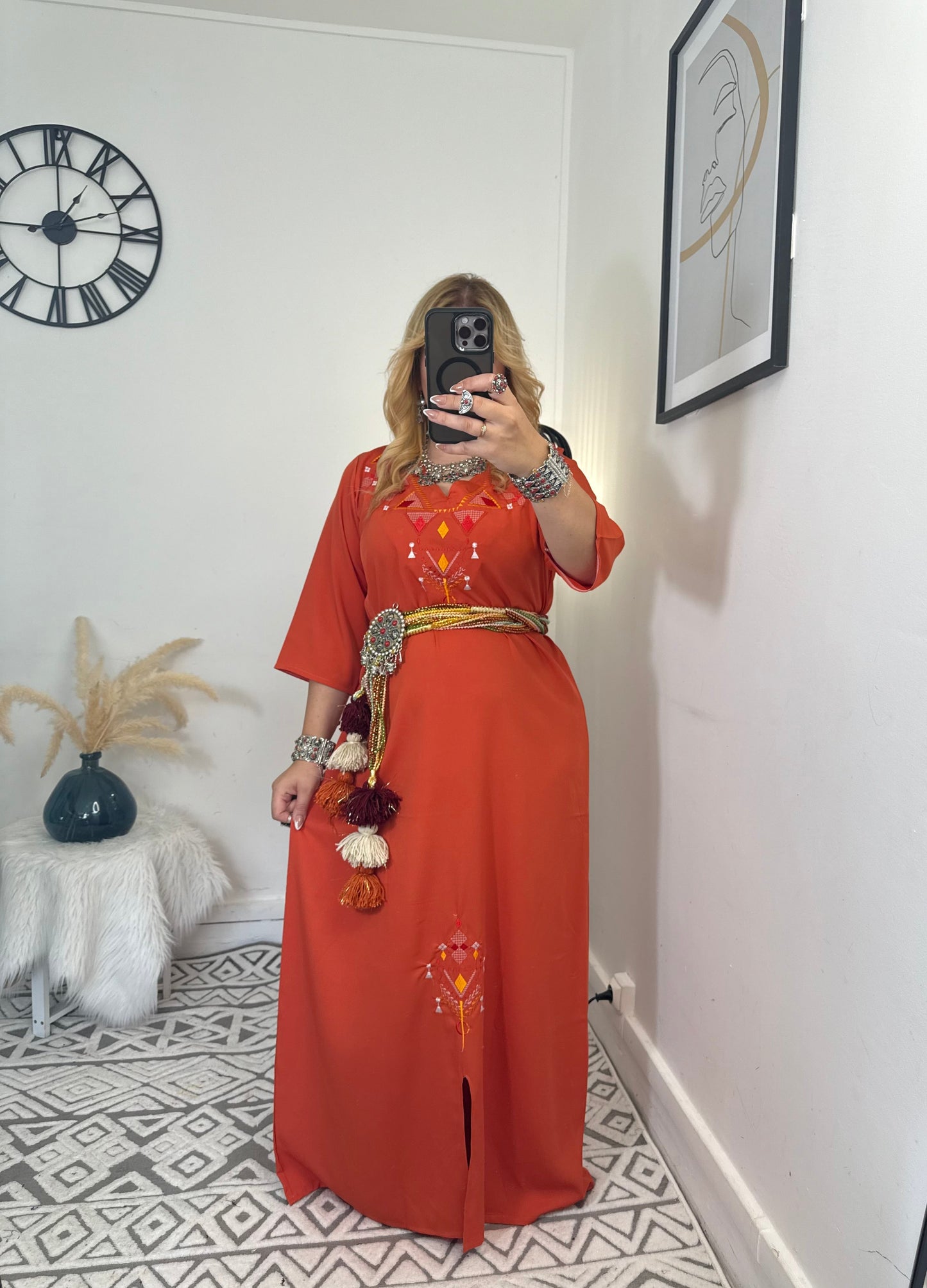 Robe Thiziri Yelli