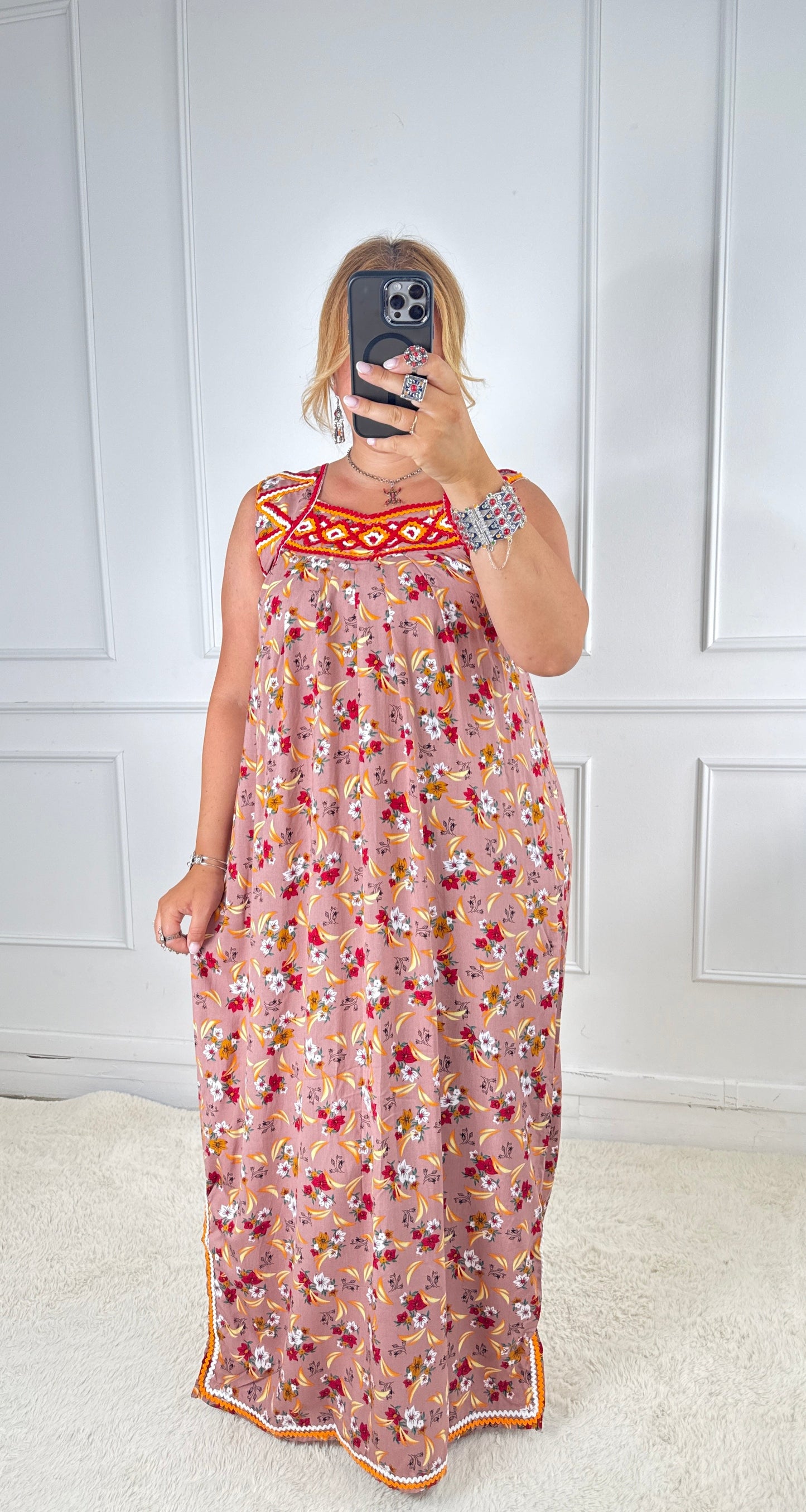 Robe de maison kabyle — Modèles Yasmine Yelli