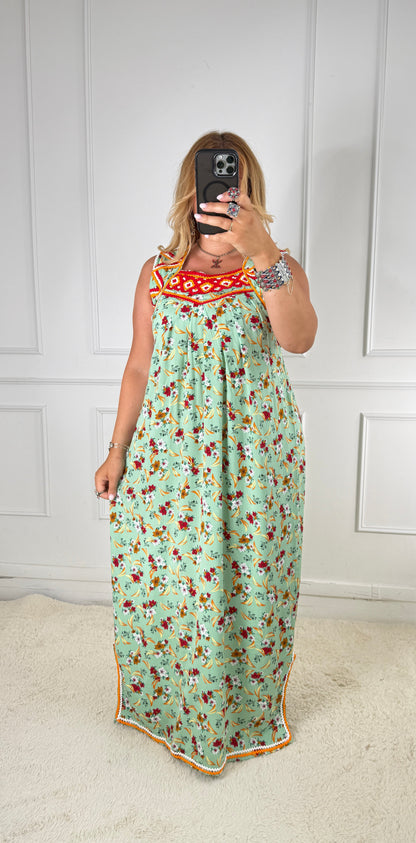 Robe de maison kabyle — Modèles Yasmine Yelli