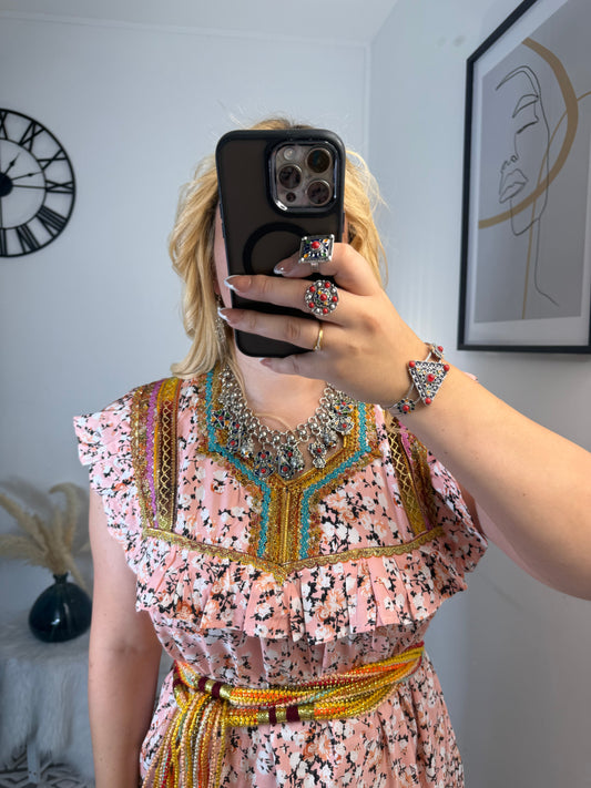 Robe Maya Yelli