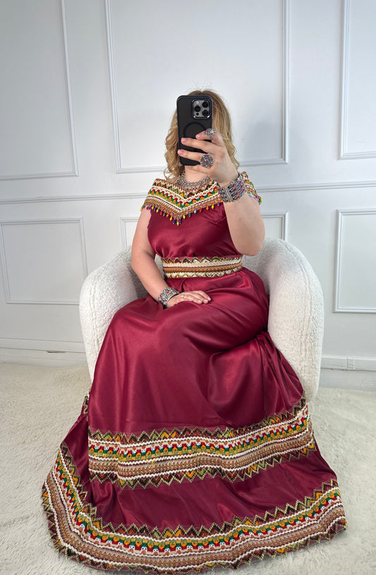 Robe kabyle de soirée à col bateau — Modèle Lyna Yelli