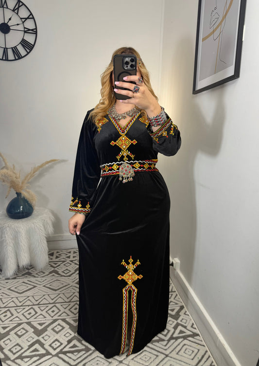 Robe kabyle en velours – Modèle Nadia Yelli