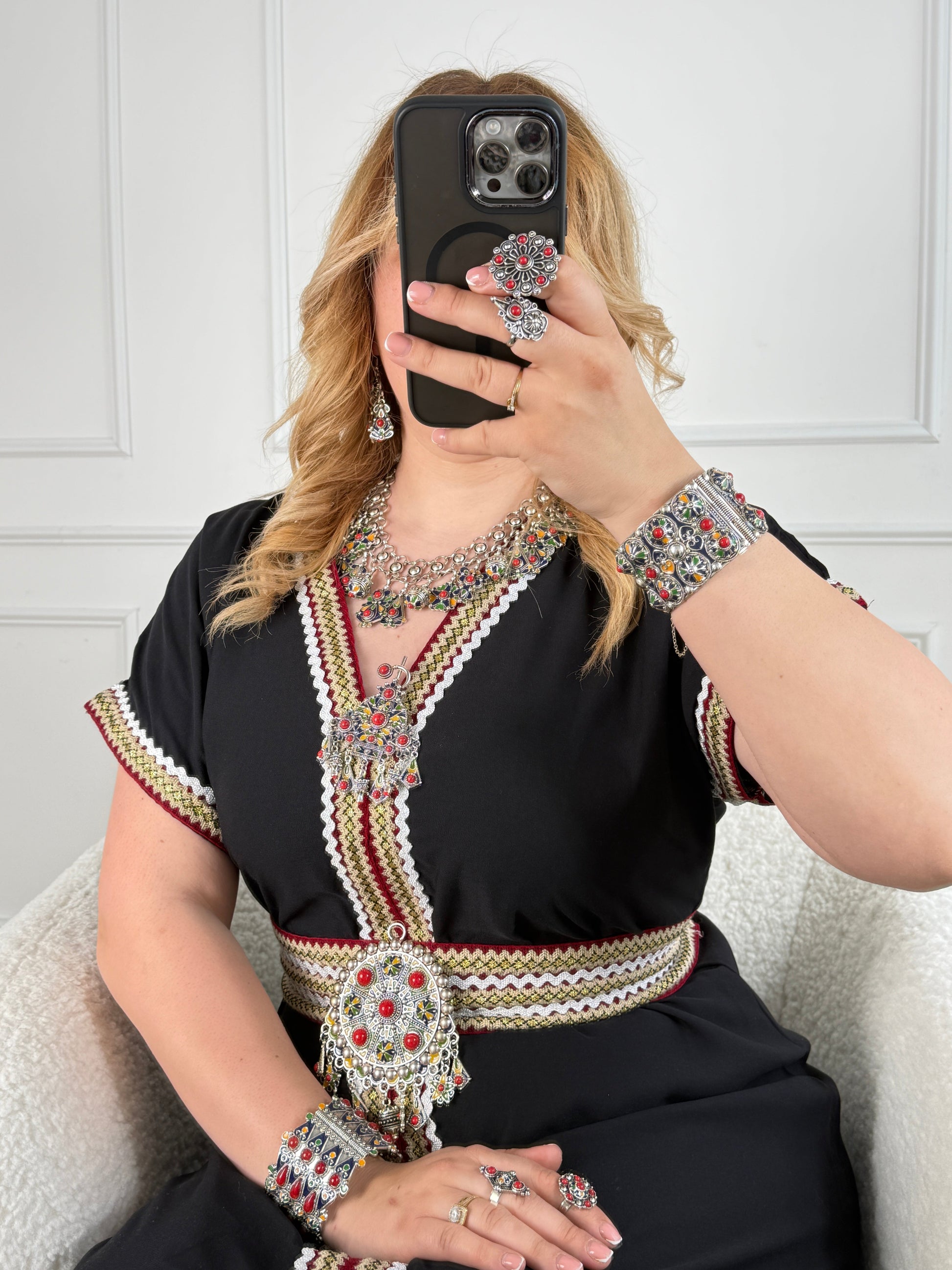 Robe kabyle traditionnelle revisitée – Confection Yelli Yelli