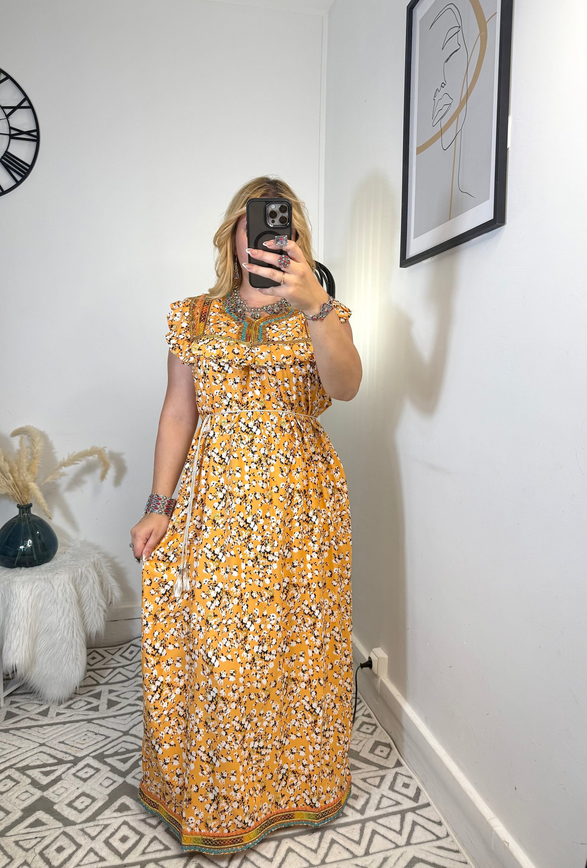 Robe Maya Yelli