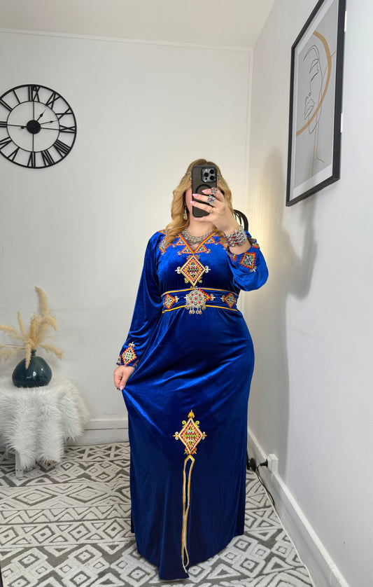 Robe kabyle en velours – Modèle Nelia Yelli