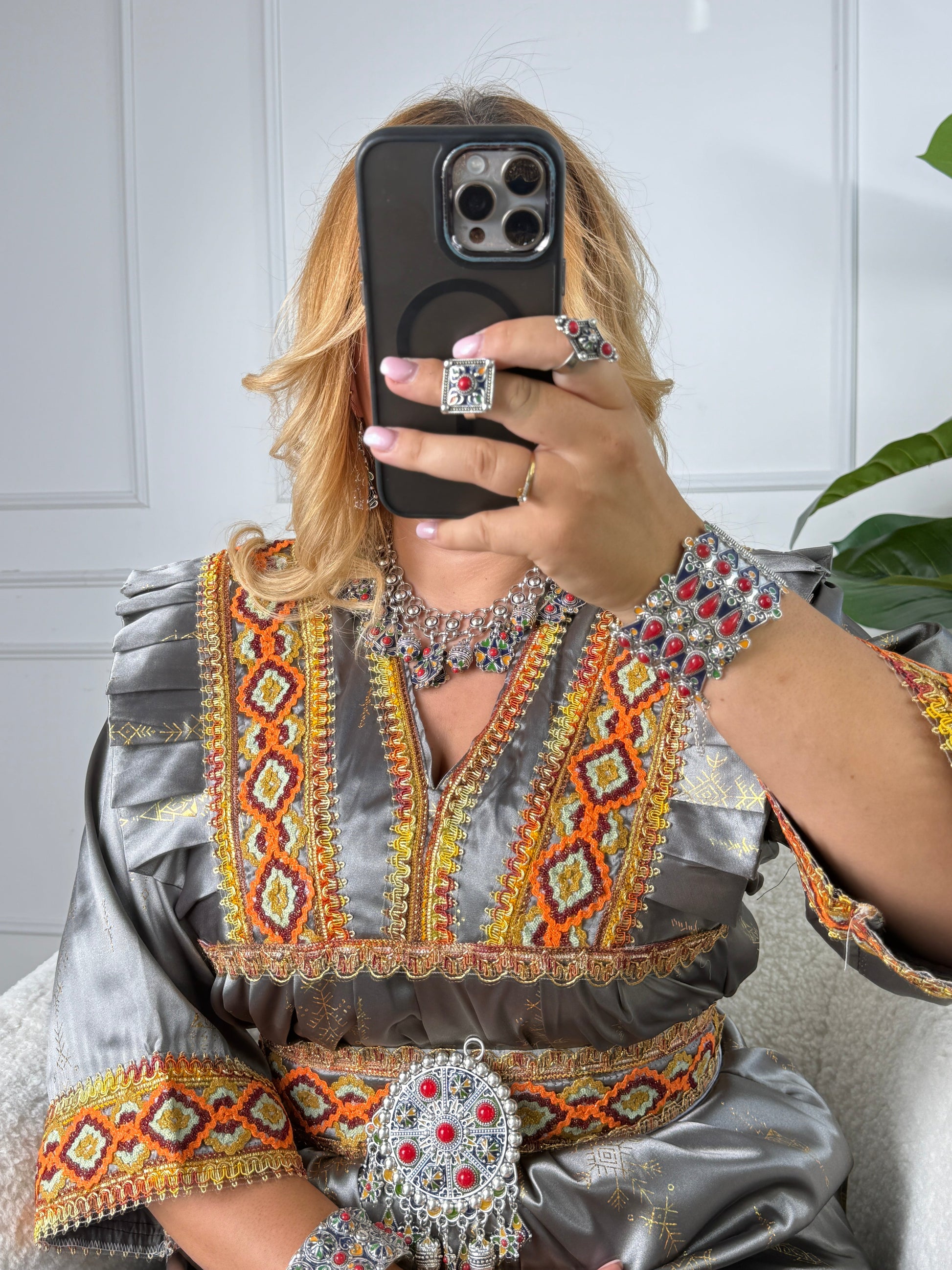 Robe de soirée kabyle — Modèle Thilelli sans manches (Copie) Yelli