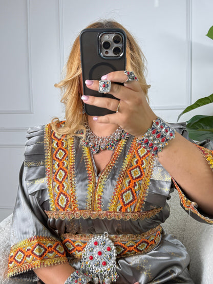 Robe de soirée kabyle — Modèle Thilelli sans manches (Copie) Yelli