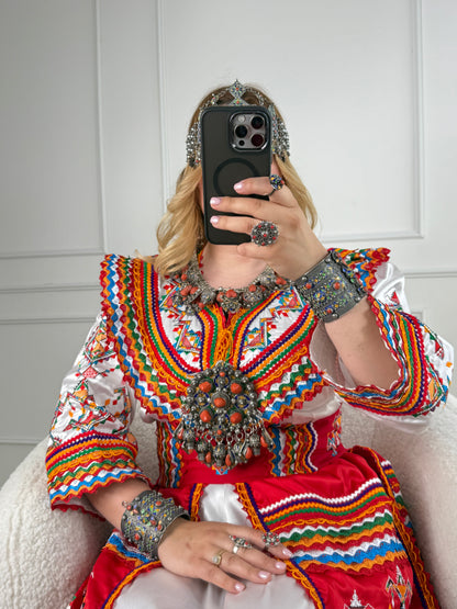 Robe Iwadiyen | Robe Kabyle Traditionnelle & Moderne - Yelli Yelli
