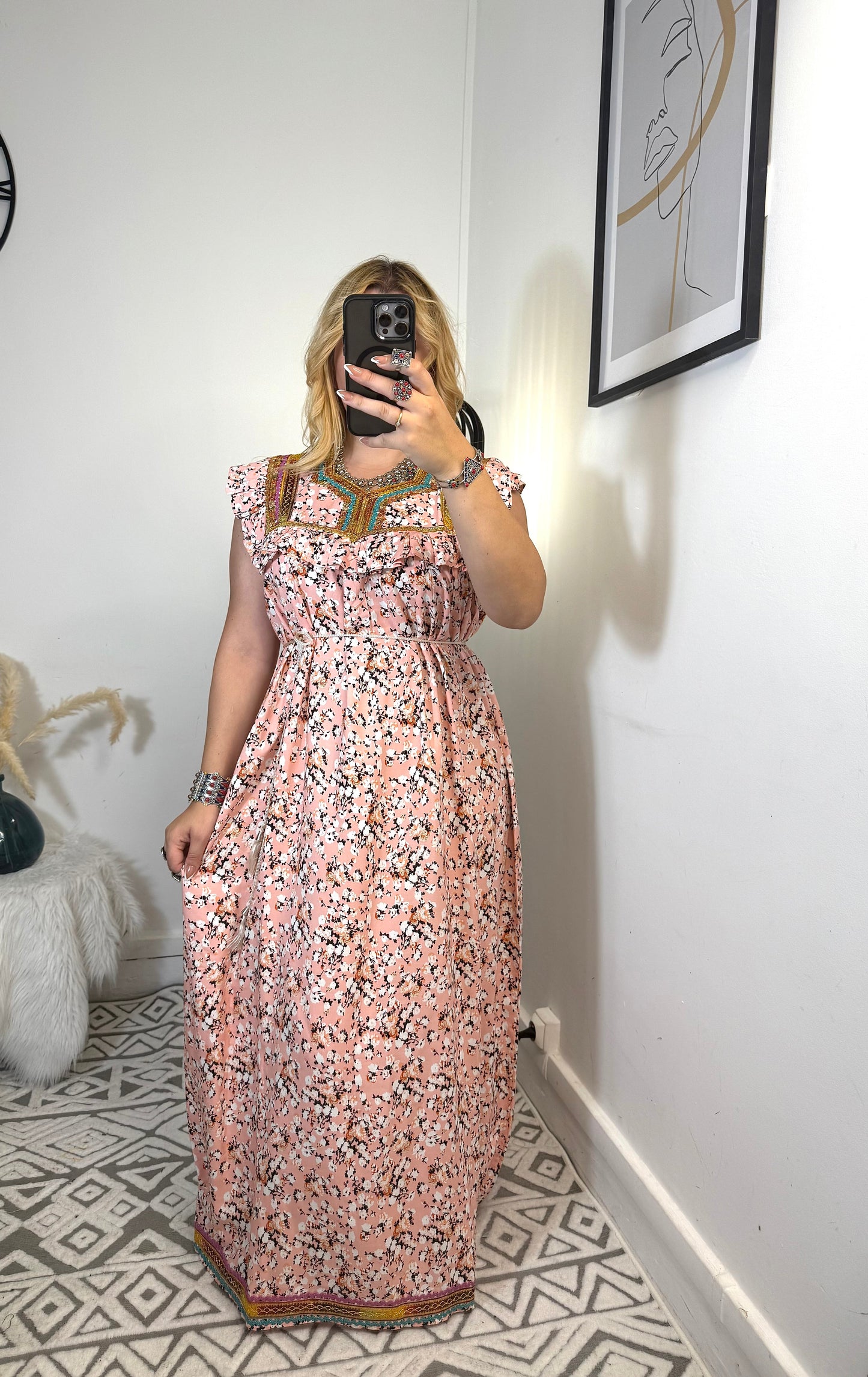 Robe Maya Yelli