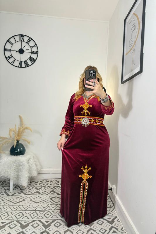Robe kabyle en velours – Modèle Nadia Yelli