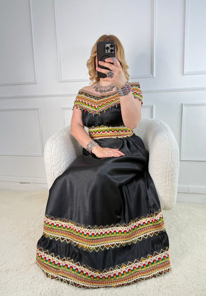 Robe kabyle de soirée à col bateau — Modèle Lyna Yelli
