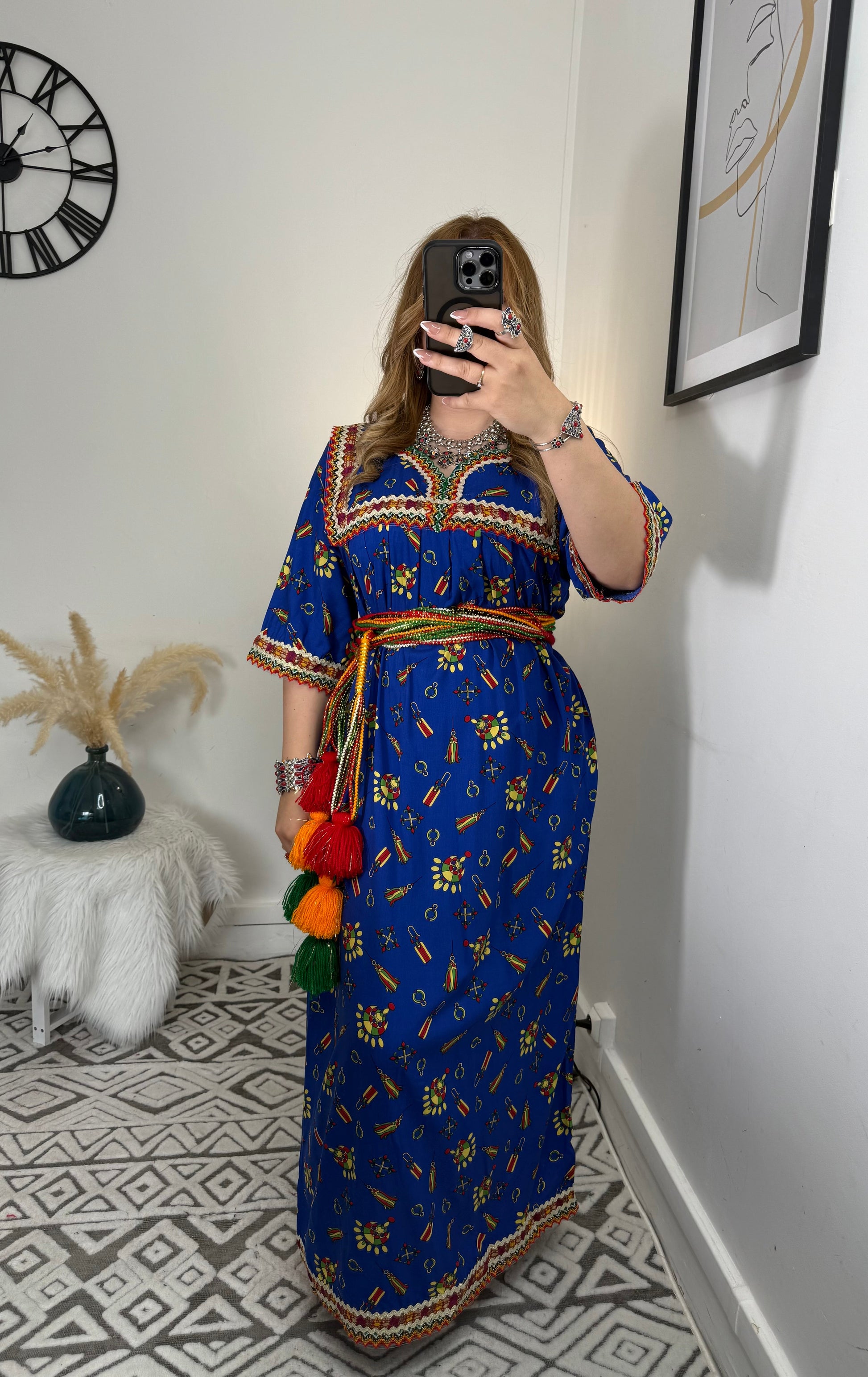 Robe Amira Yelli