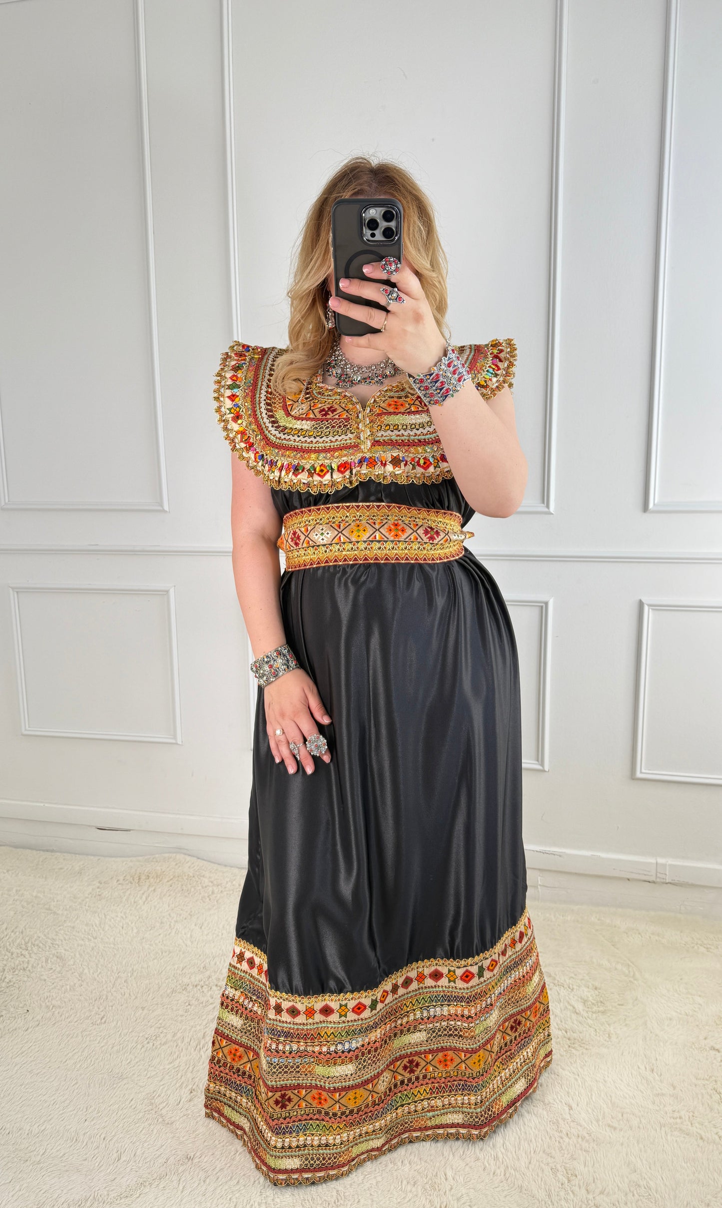 Robe de soirée kabyle — Modèle Sana Yelli