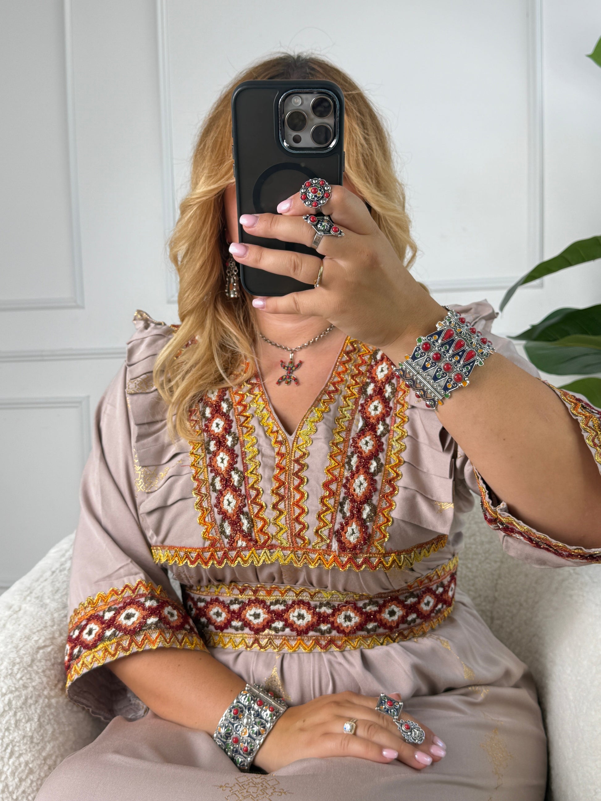 Robe d’hôtesse kabyle — Modèles Lylia Demi manches Yelli