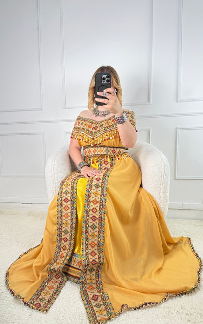 Robe kabyle de soirée à col bateau — Modèle Yelina Yelli