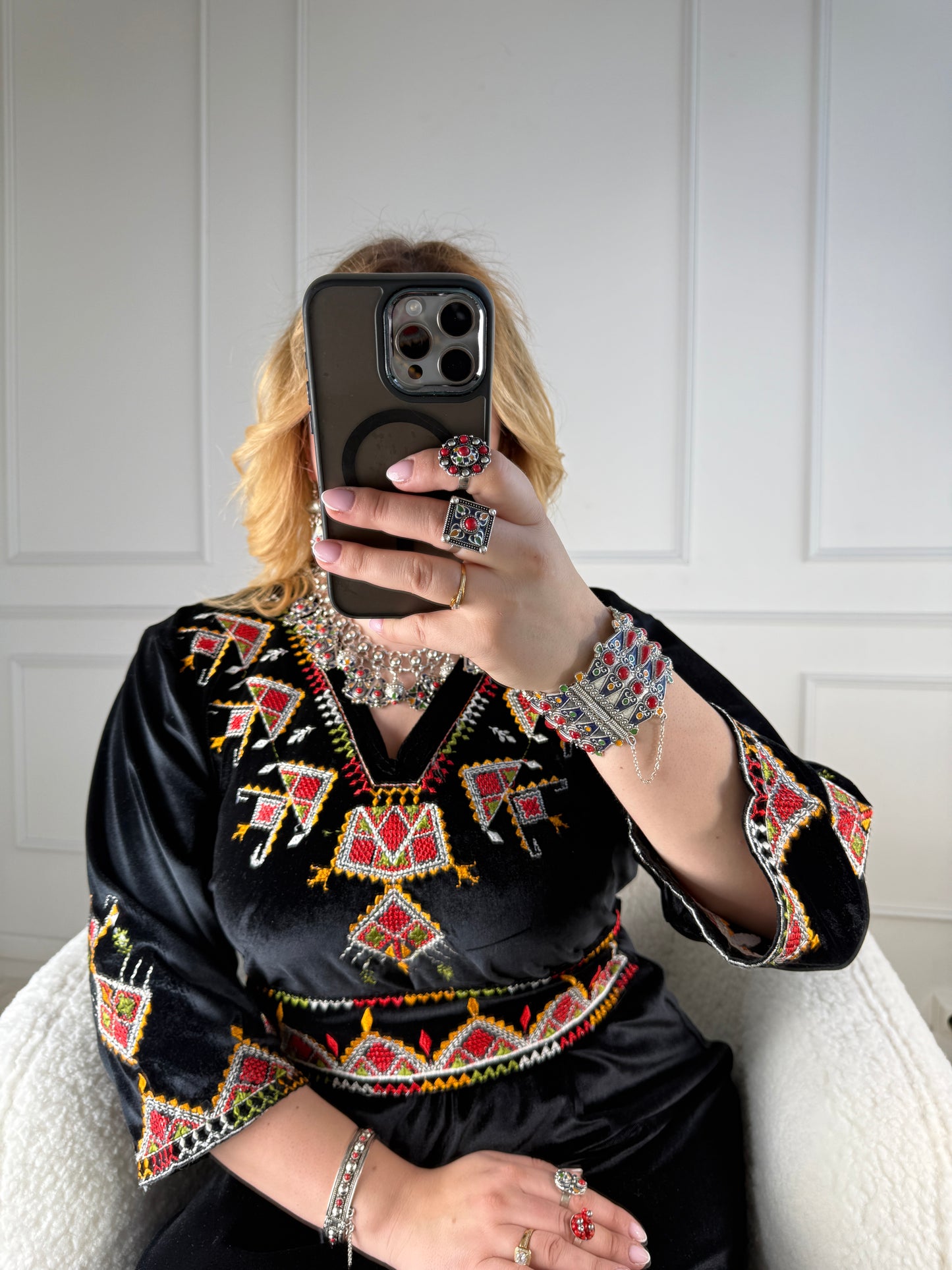 Robe kabyle en velours – Modèle Feriel