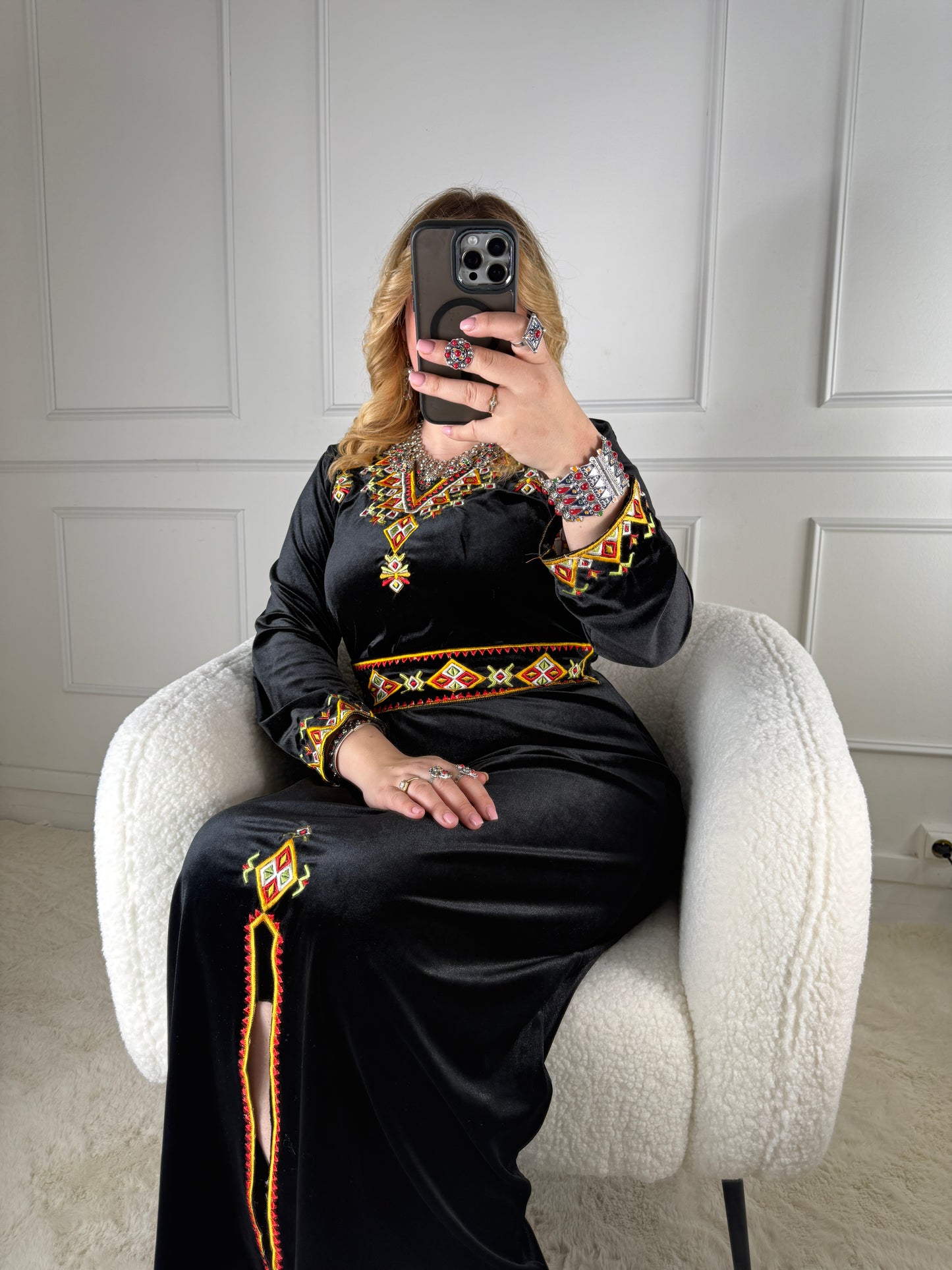 Robe kabyle en velours – Modèle Ania