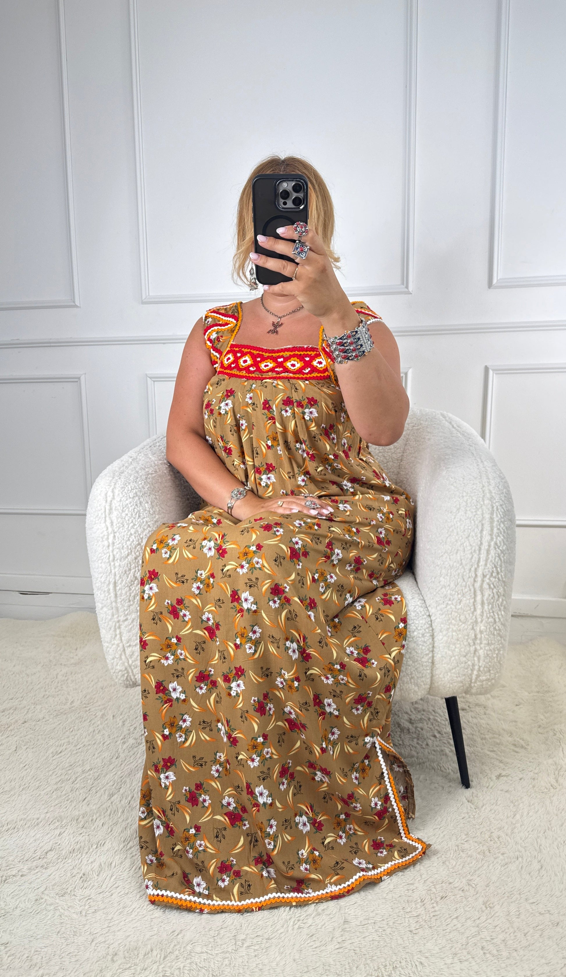 Robe de maison kabyle — Modèles Yasmine Yelli