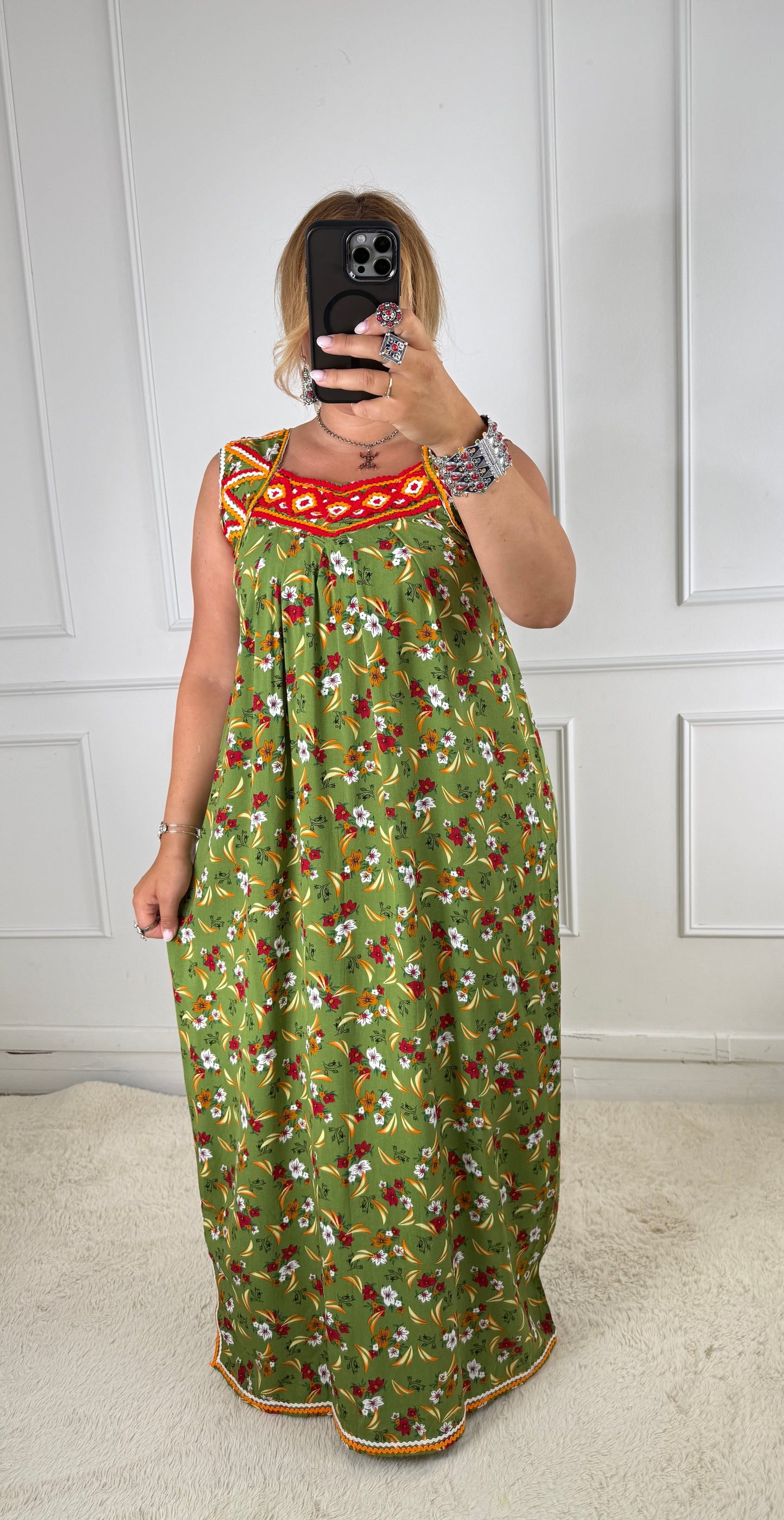 Robe de maison kabyle — Modèles Yasmine Yelli