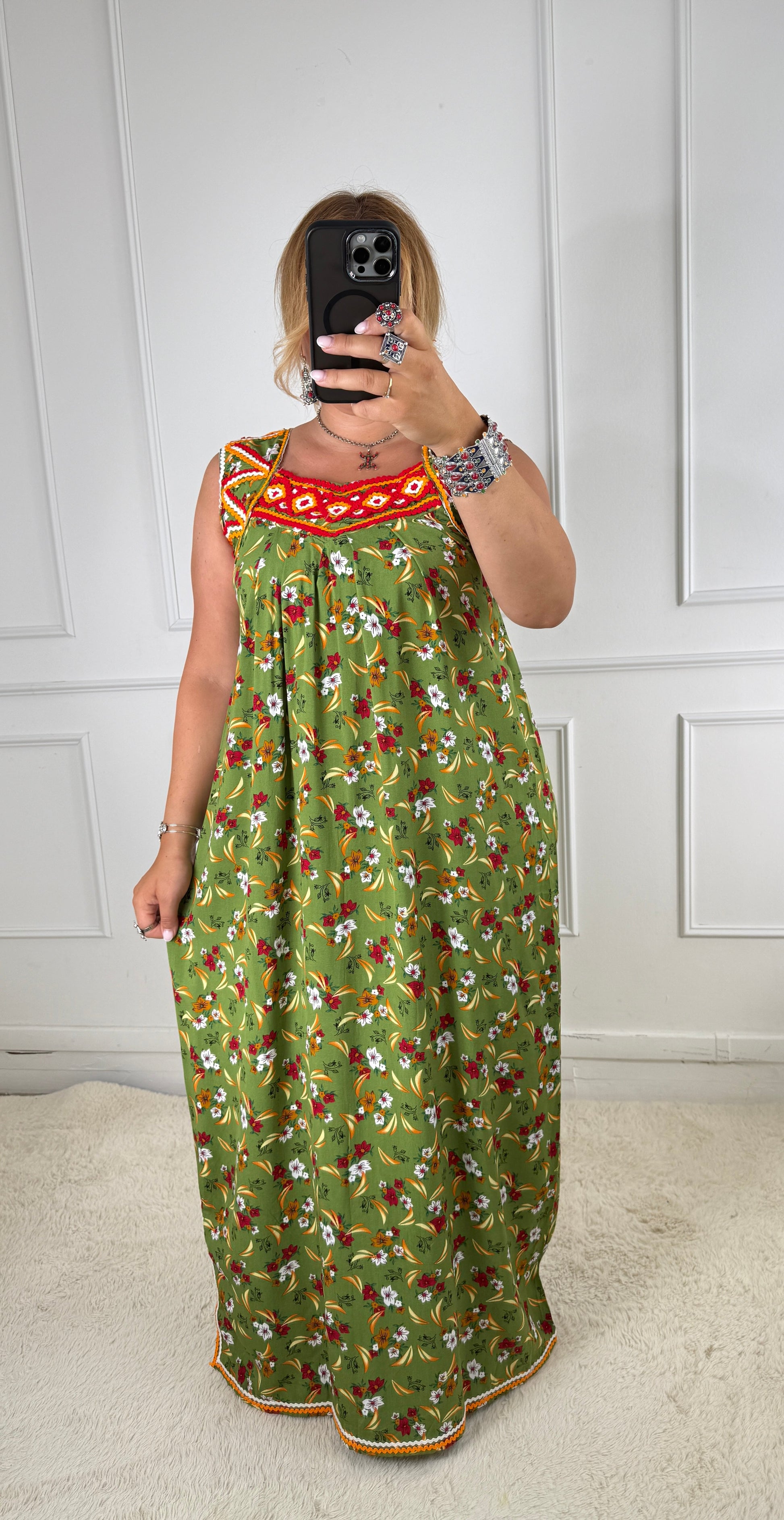Robe de maison kabyle — Modèles Yasmine Yelli