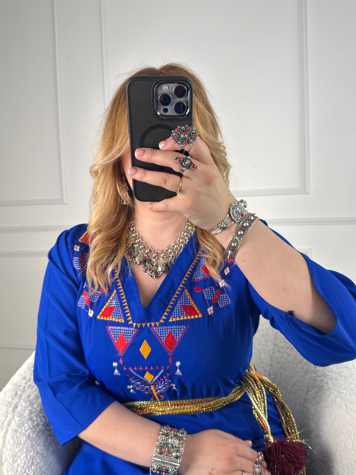 Robe Thiziri Yelli