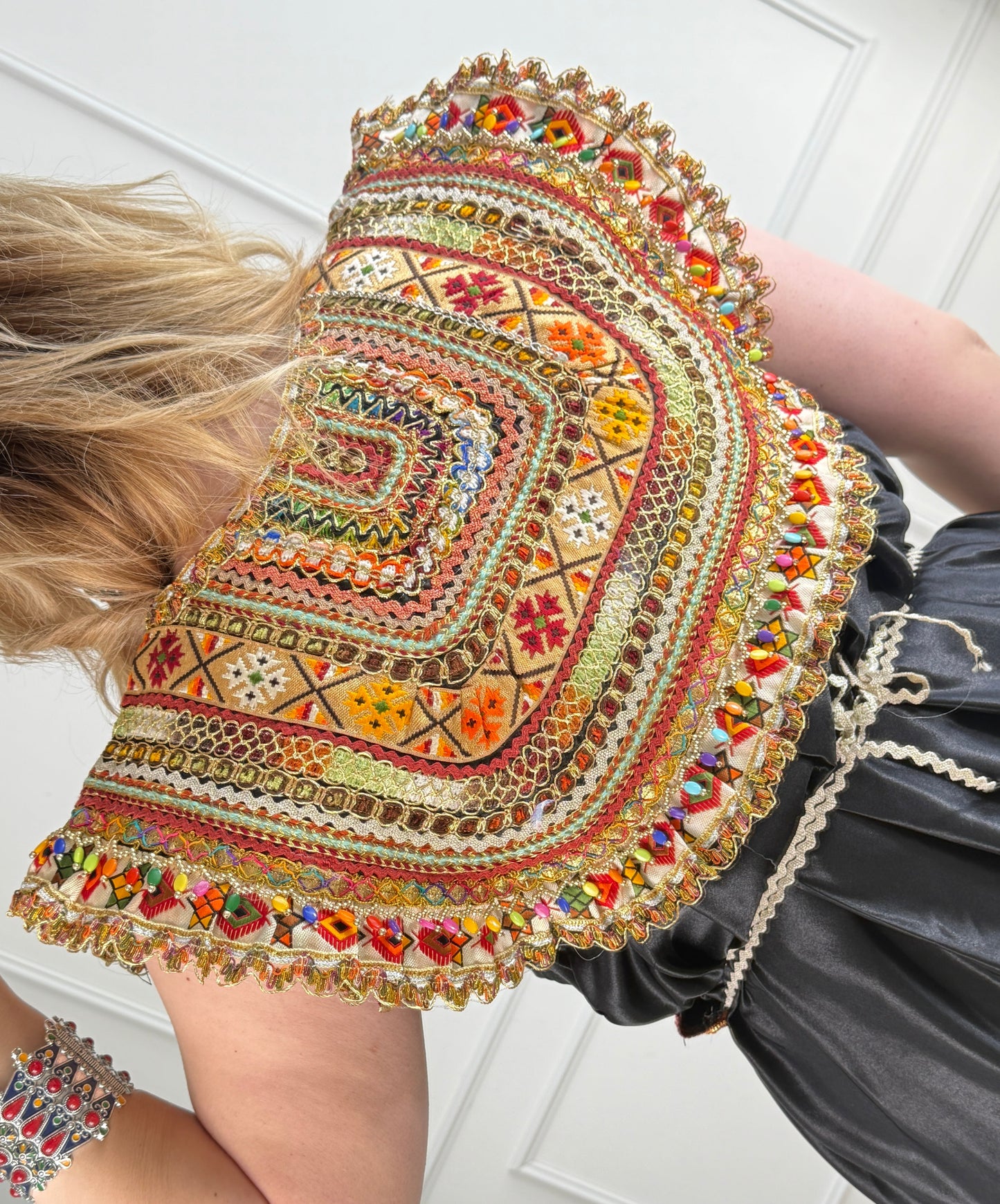 Robe de soirée kabyle — Modèle Sana Yelli