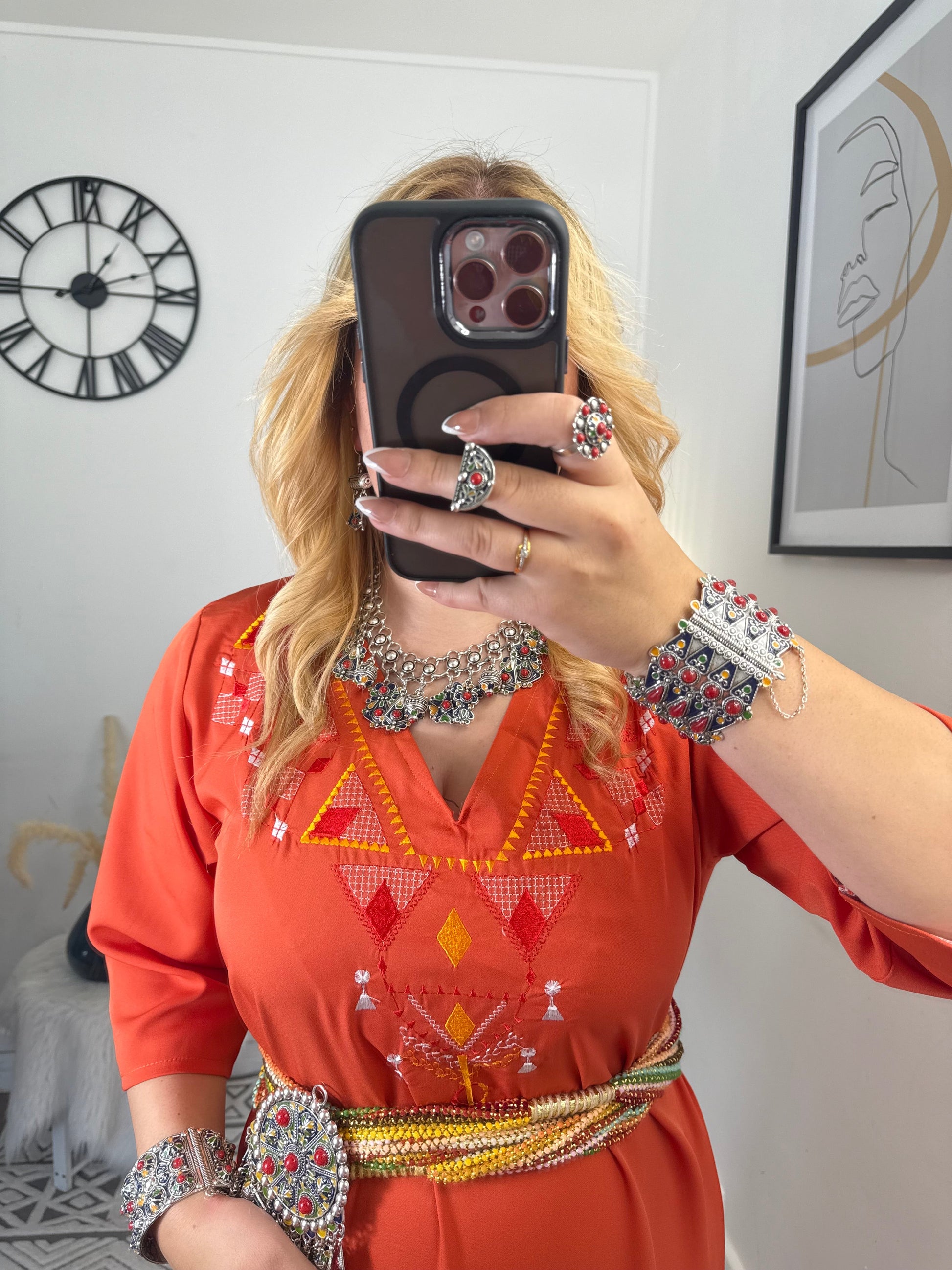 Robe Thiziri Yelli