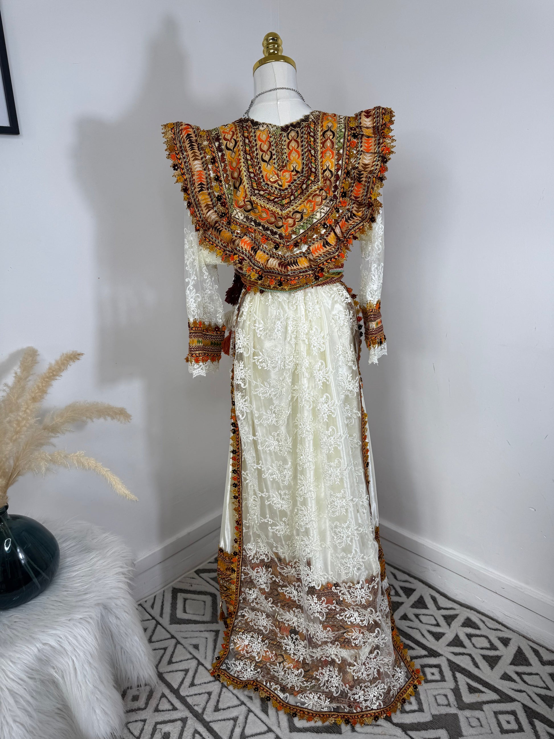 Robe Melina Yelli