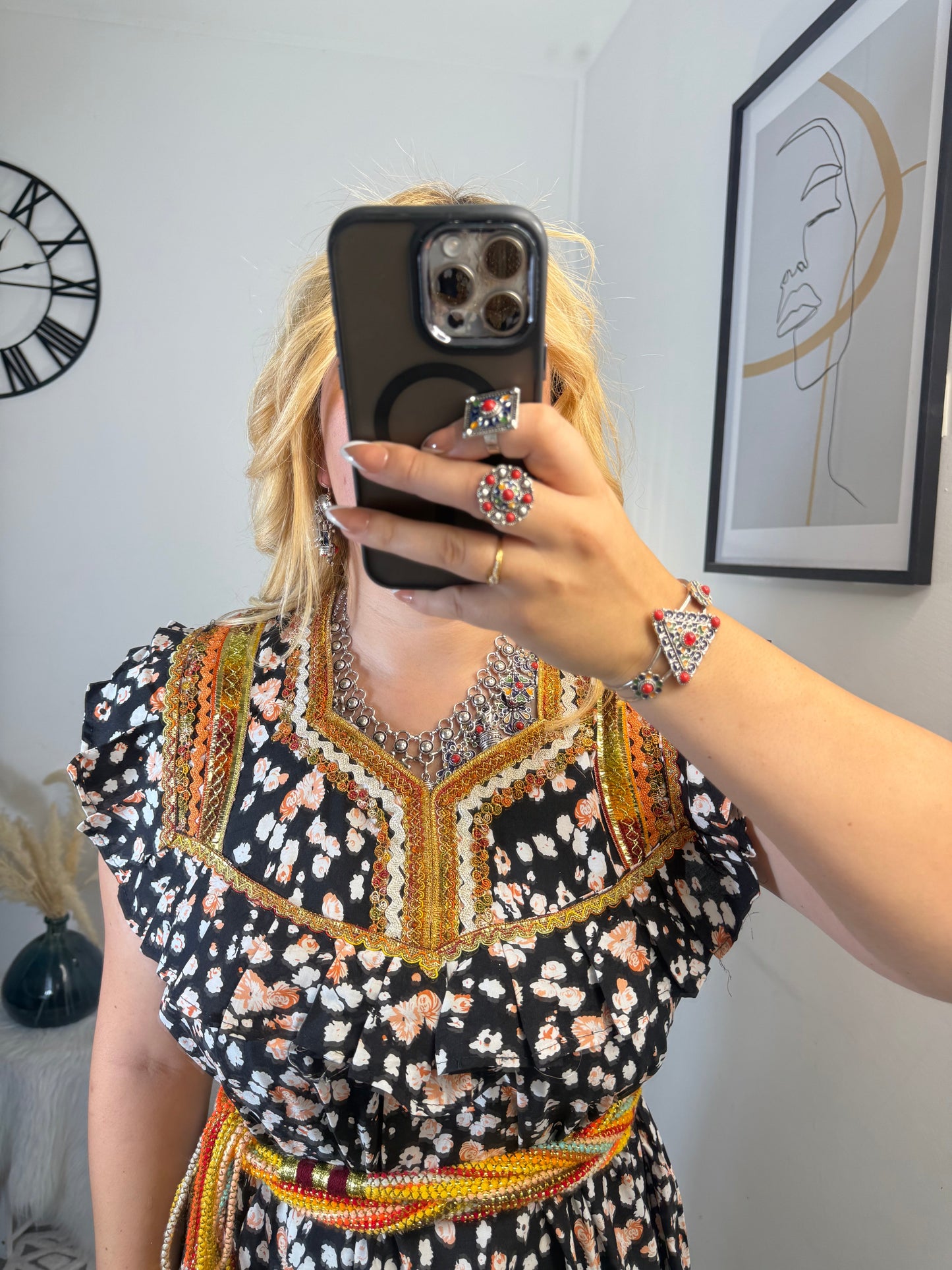 Robe Maya Yelli