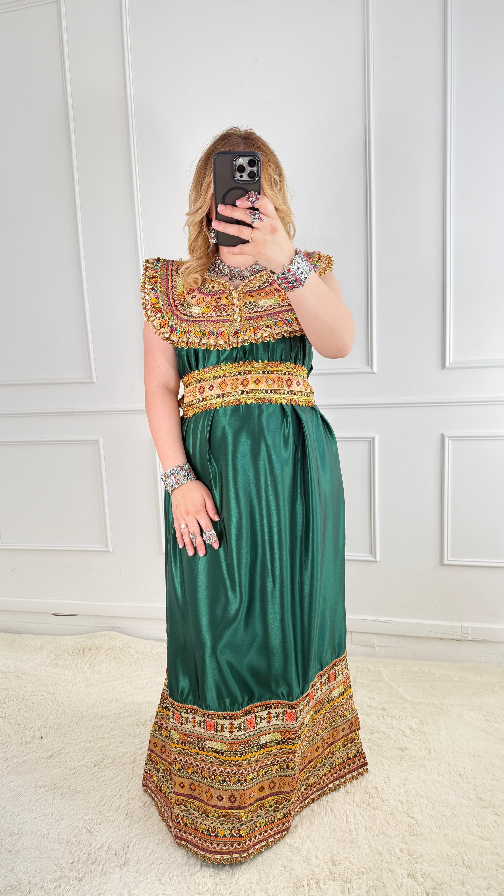 Robe de soirée kabyle — Modèle Sana Yelli