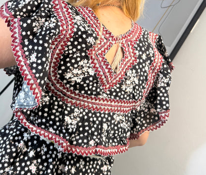 Robe Yara Yelli
