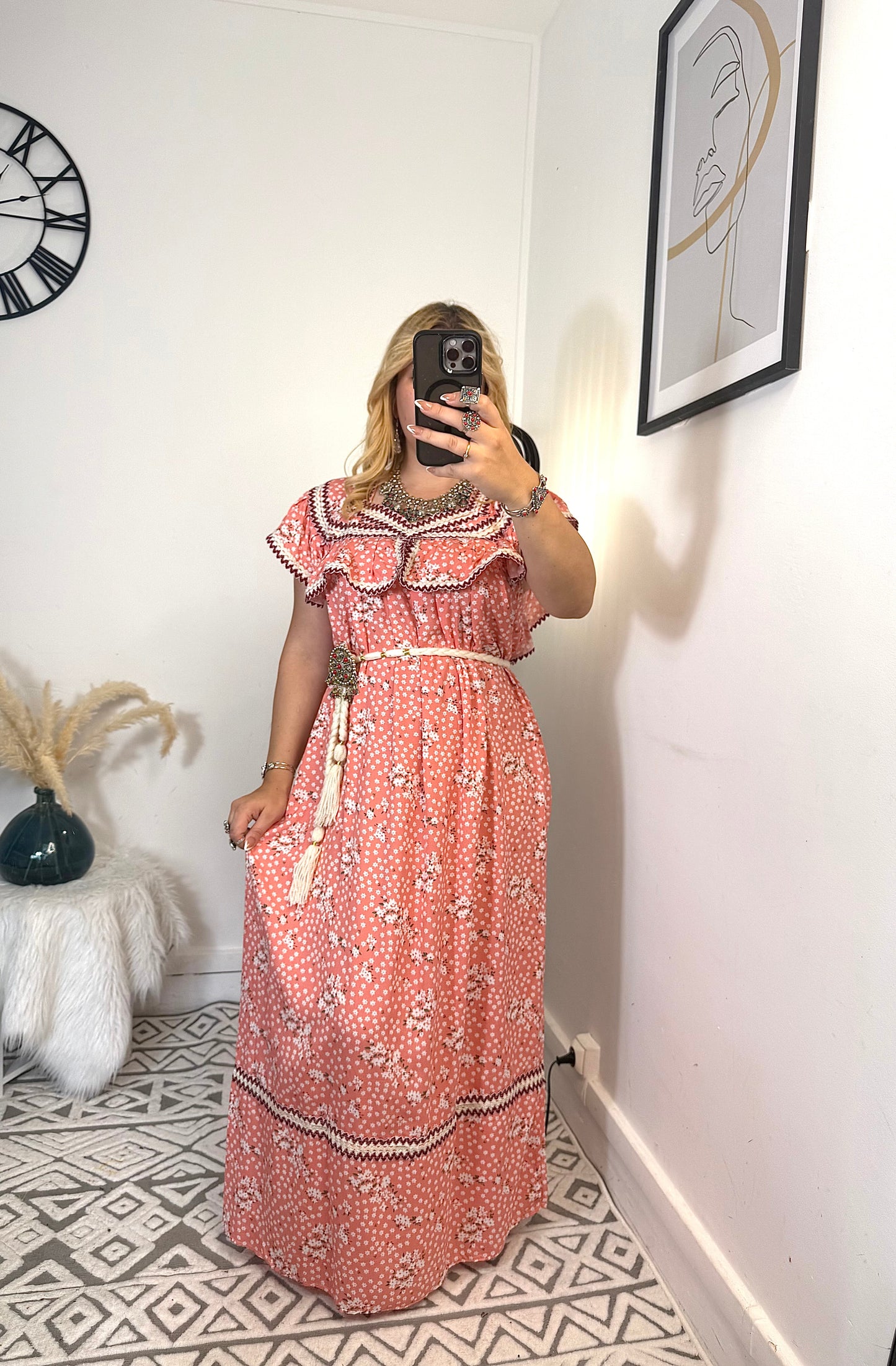 Robe Yara Yelli