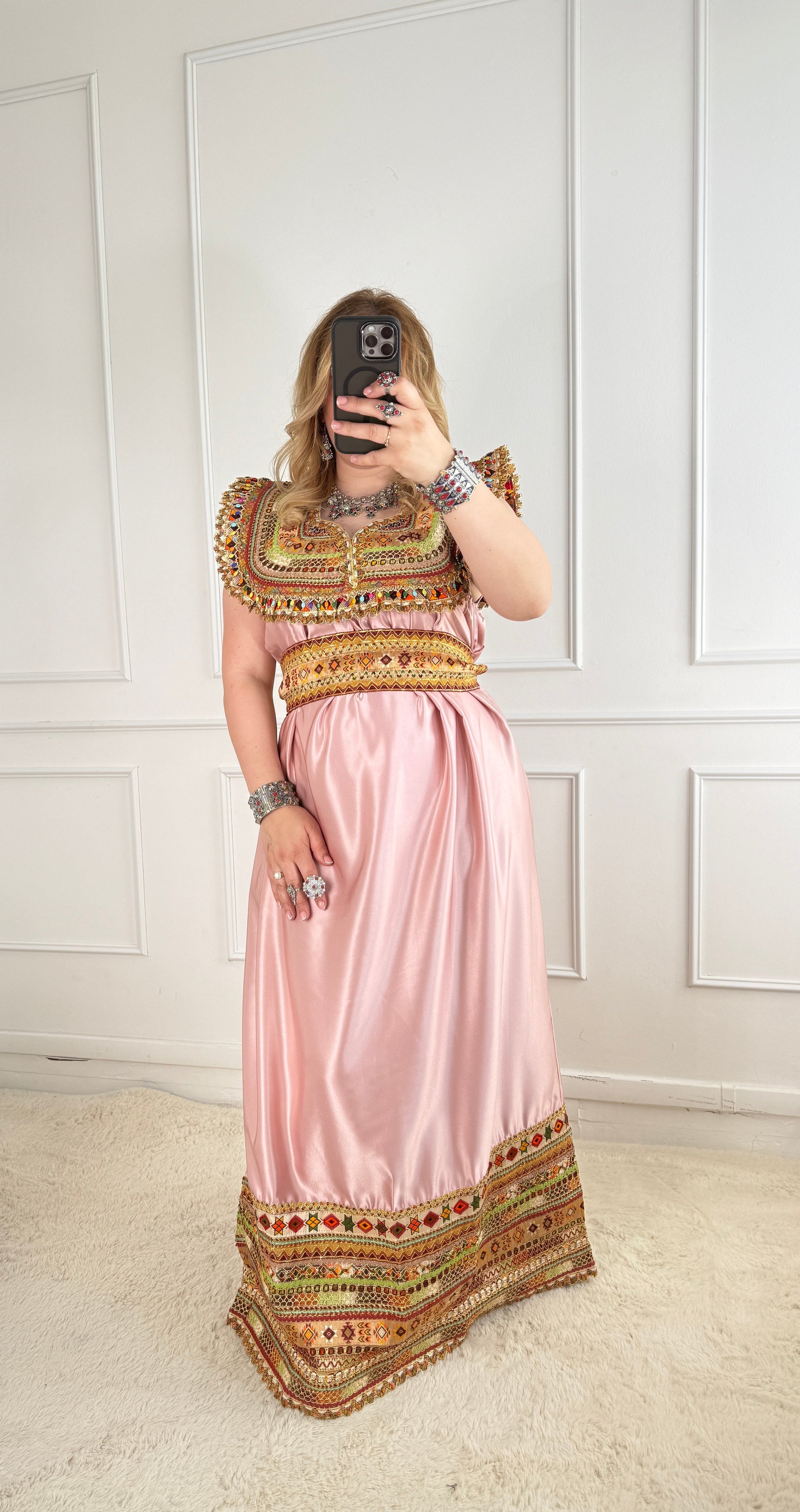 Robe de soirée kabyle — Modèle Sana Yelli