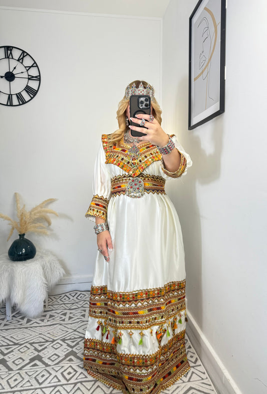 Robe Anila Yelli