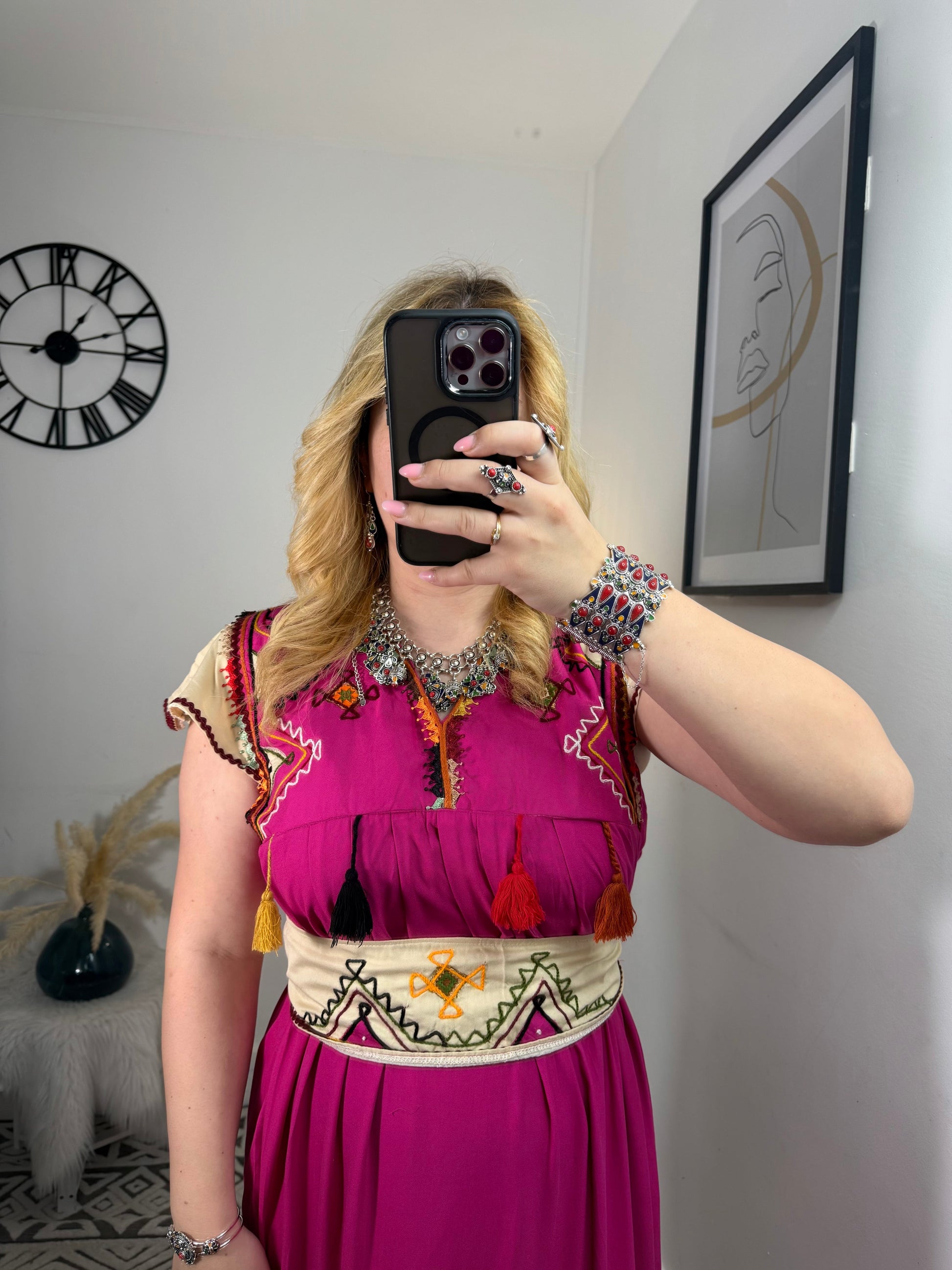 Robe Tasnim Yelli