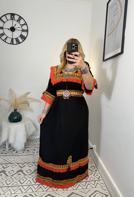 Robe Nayla Yelli
