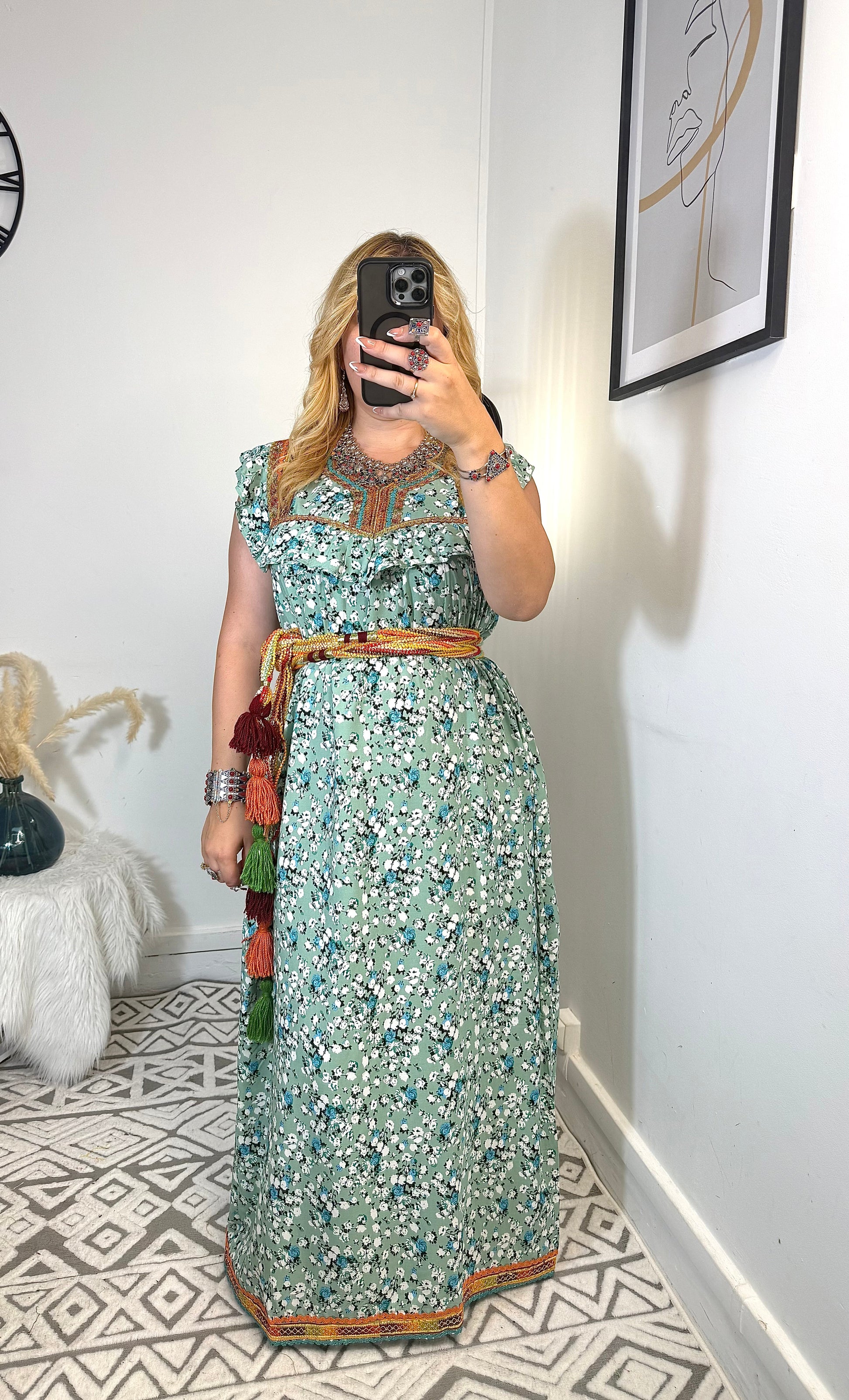 Robe Maya Yelli
